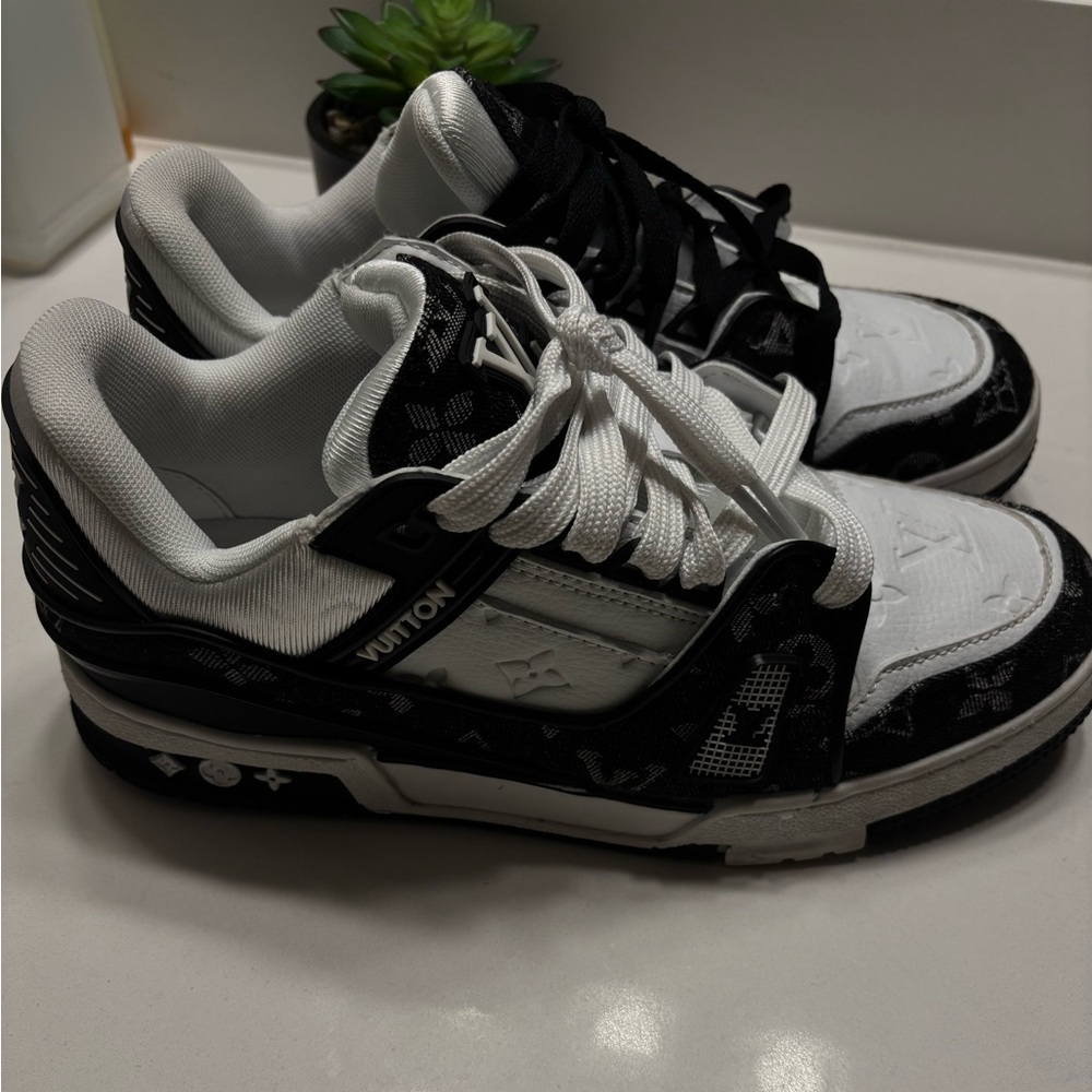 Black LV Embroidered Louis Vuitton Shoes